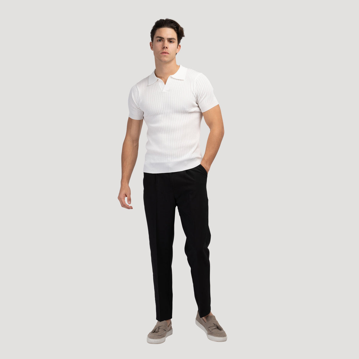 Poloshirt CHUNCHEON mit V-Ausschnitt - Adelmar
