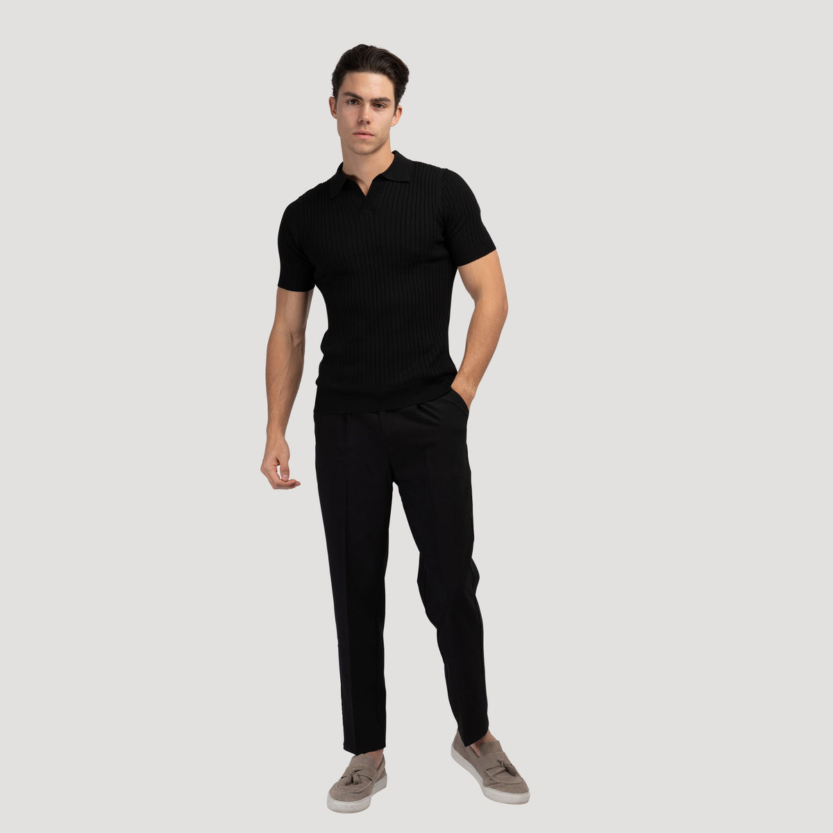 Poloshirt CHUNCHEON mit V-Ausschnitt - Adelmar