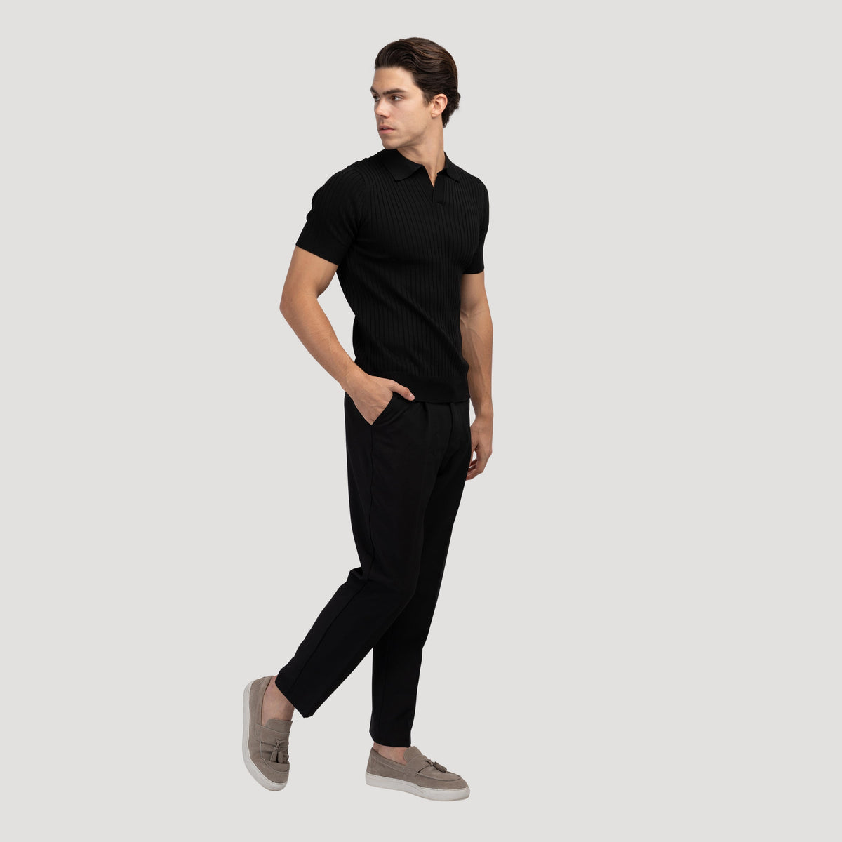 Poloshirt CHUNCHEON mit V-Ausschnitt - Adelmar