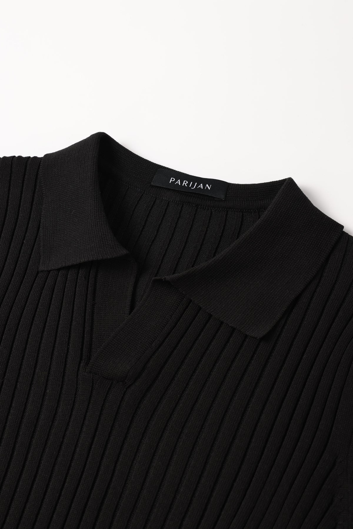Poloshirt CHUNCHEON mit V-Ausschnitt - Adelmar