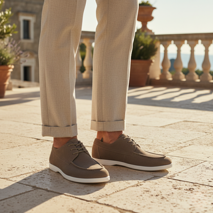 Schuhe aus Veloursleder mit Schnürung - Adelmar